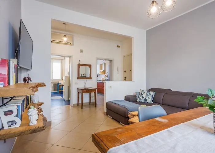 Apartment Romantic And Confortable Maison Parking & Wifi Free Modena